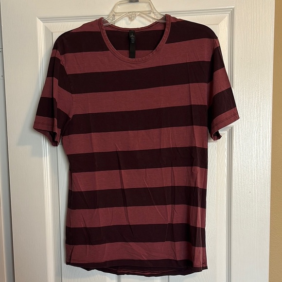 Lululemon men’s red striped short sleeve athletic t-shirt size medium - Picture 1 of 7